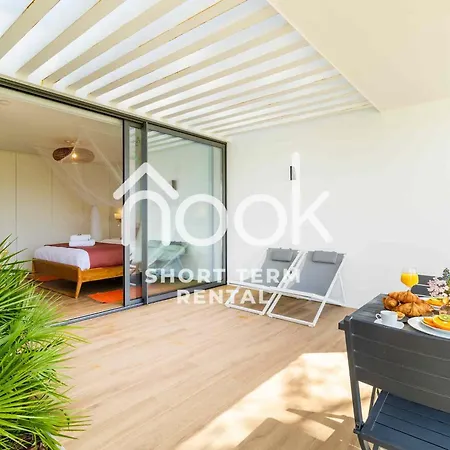 Apartment Nook080 - Dream On Por Nook